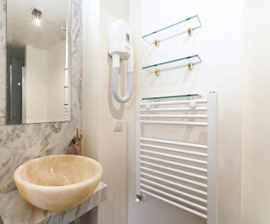 מילאנו Riviere Private Rooms Alla Scala מראה חיצוני תמונה